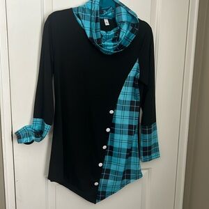 Long black tunic with turquoise accents